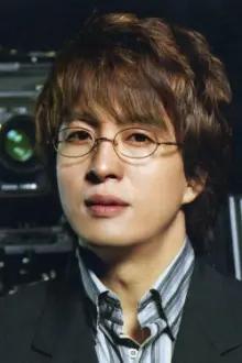 Bae Yong-jun como: Damdeok
