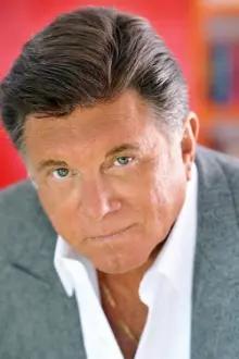 Larry Manetti como: Barry Shaw