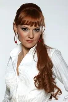 Maya Mishalska como: Elsa Solana