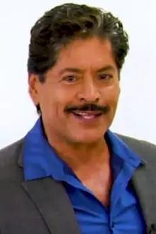 Miguel Ángel Rodríguez como: Det. Mike Silva