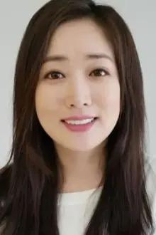 Choi Jung-won como: Yoon Ji-hye