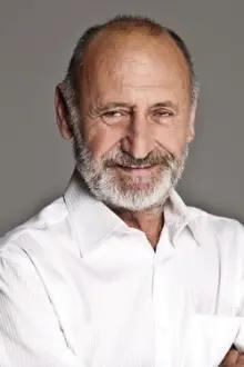Gábor Reviczky como: Hitves Pál