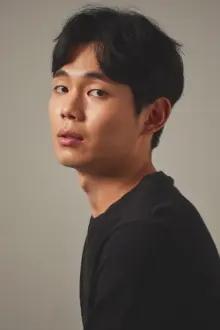 Ryu Kyung-soo como: Shin Nam