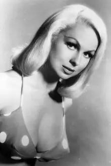 Joi Lansing como: Woman on television (uncredited)