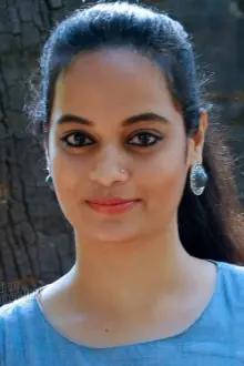 Suja Varunee como: Nandini