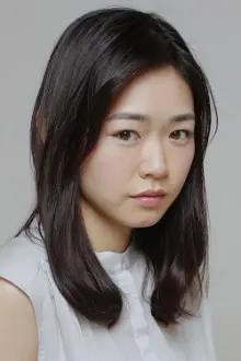 Kanako Nishikawa como: Yoko (young version)