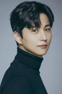 Shin Dong-wook como: Won Joon-Ha