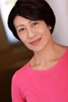 Page Leong como: Mai Lin