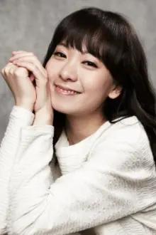 Song Sang-eun como: Lee Mi-do