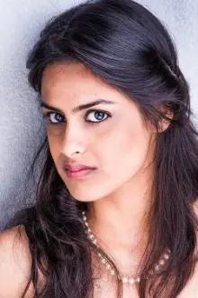 Neha Mahajan como: Vishaya