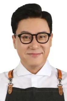 Lee Sang-min como: Self - Panelist