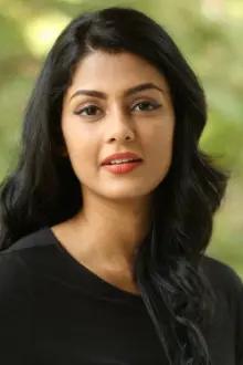 Anisha Ambrose como: Samyuktha