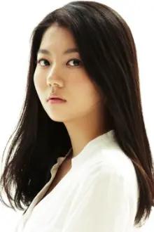 Ko Joo-yeon como: Younger daughter fox