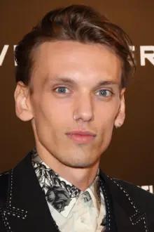Jamie Campbell Bower como: Young Earl of Oxford