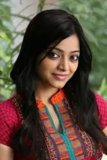Janani Iyer como: Sadhana