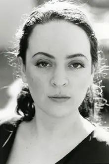 Claudine-Helene Aumord como: Joanna