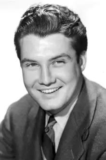 George Reeves como: Tom Smith