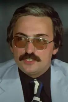 İhsan Bilsev como: Chief Police Detective