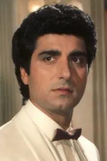 Raj Babbar como: Rajesh / Raja