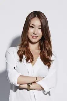 Bae Yoon-jung como: Regular Member
