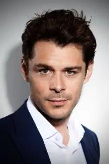 Kenny Doughty como: William Forrest