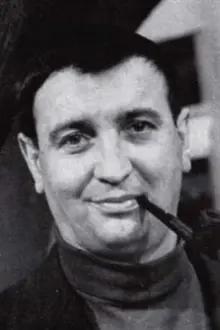 Albert Rémy como: le maire