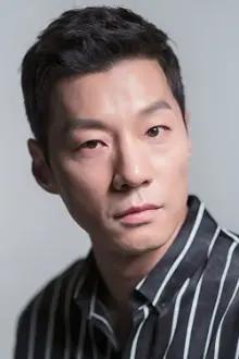 Lee Chun-hee como: Yang Man-oh