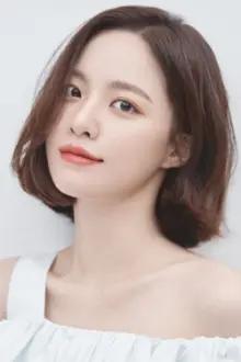 Bae Yoon-kyung como: Yoon Chae-won