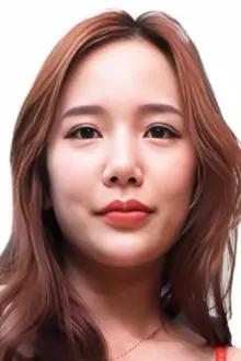 Yeon Joo como: Hee-kyeong