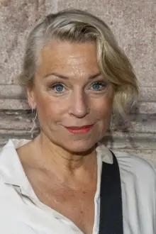 Katarina Ewerlöf como: Ann-Britt Höglund