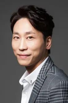 Min Sung-wook como: Yong-han