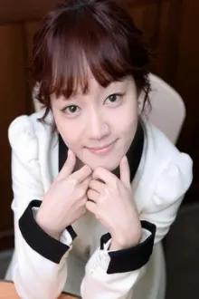 Ryu Hye-rin como: Cho-Hee
