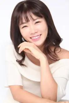 Ahn Sun-Young como: Kyobo Bookstore as a cashier