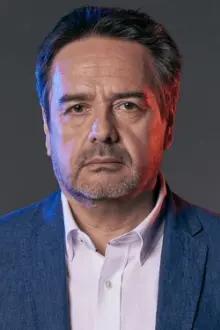 Claudio Arredondo como: Alberto 'Tito' Jara