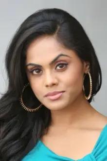 Karthika Nair como: Renuka Narayanan "Renu"