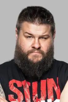 Kevin Steen como: Kevin Steen