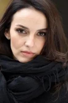 Yuliya Zimina como: Кармелита