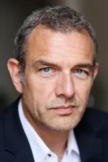 Jean-Yves Berteloot como: François Beauvais