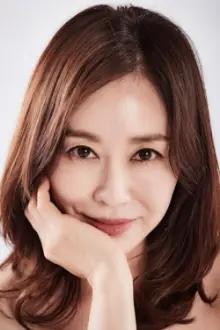 Kim Ye-ryeong como: Chang-bae's mother