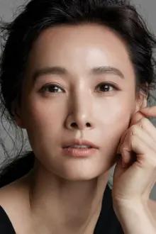 Do Ji-won como: Anna Laker / Jo Dong-baek