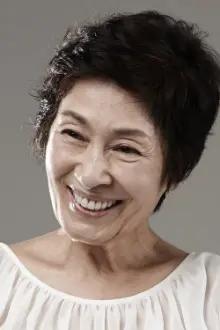 Kim Hye-ja como: Lee Pil-nyeo