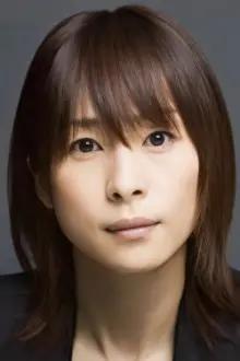 Naomi Nishida como: Emi Nakayama