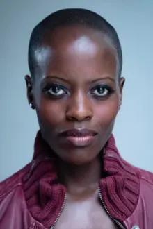 Florence Kasumba como: Silke