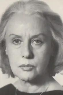 Doris Schade como: Mutter Eva Hellmann