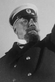 Vladimir Barsky como: Commander Golikov