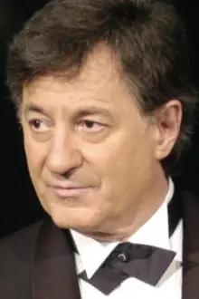 Ion Caramitru como: Dr. Mureșan