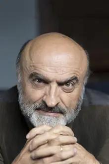 Ivano Marescotti como: Beniamino
