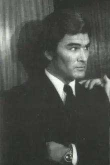 Daniel Martín como: Alan Whitman