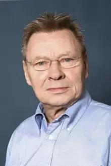 Günter Junghans como: Dr. Ing. Dörster