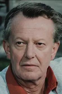 Gert Gütschow como: Dr. Richard Abel
